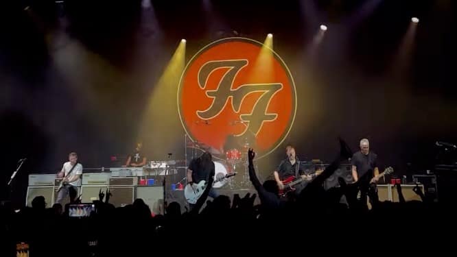 Foo Fighters Retornam com Novo Baterista Ilan Rubin em Show Após Mais de um Ano