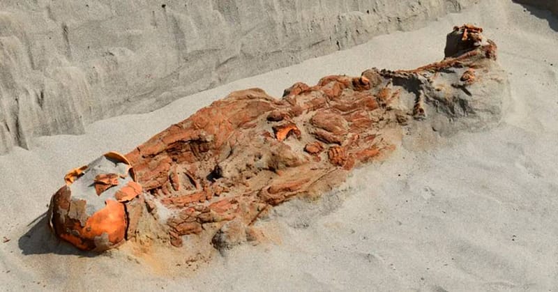 Arqueólogos Descobrem Esqueletos Amarrados no Peru