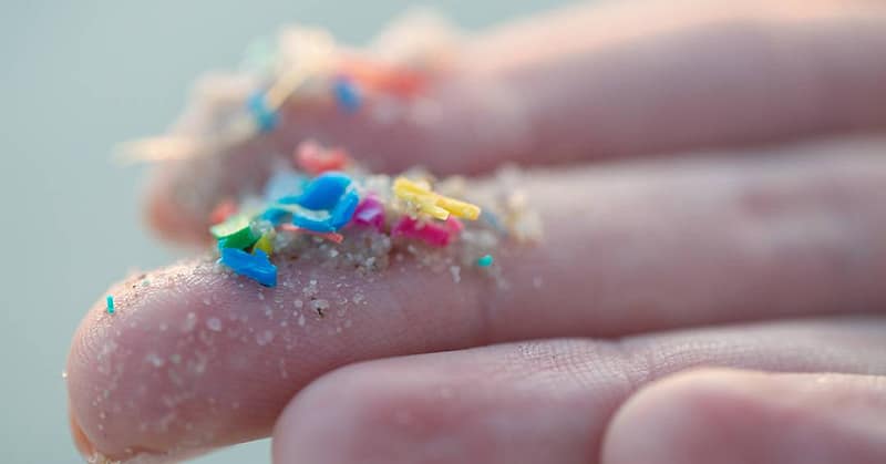 Estudo Revela: Microplásticos Presentes no Ar Globalmente