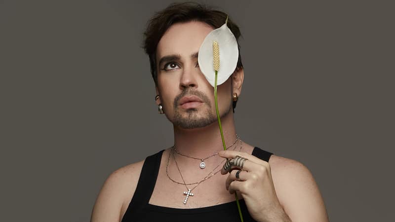 Johnny Hooker Homenageia Ângela Ro Ro: 'Autenticidade Tem Seu Preço'