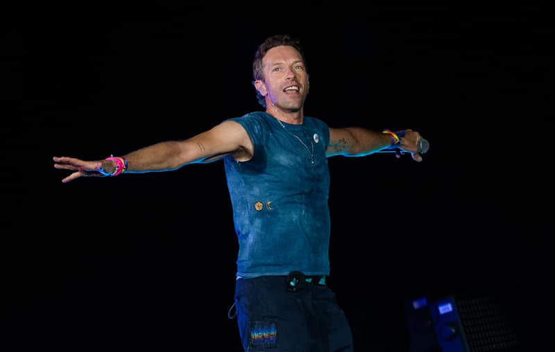 Marido da mulher do Coldplay se pronuncia sobre escândalo viral da 'kiss-cam' em meio ao divórcio